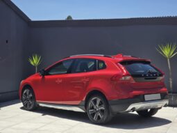 
										2015 VOLVO V40 CC D4 INSCRIPTION full									