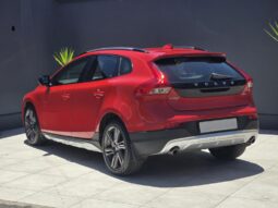 
										2015 VOLVO V40 CC D4 INSCRIPTION full									