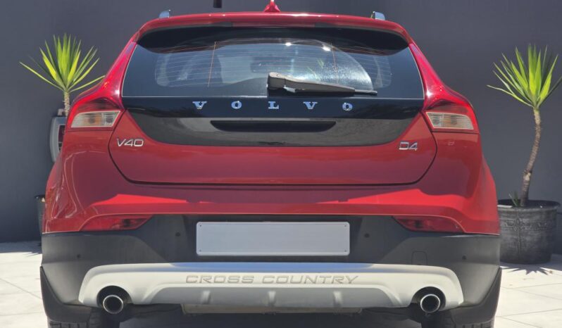 
								2015 VOLVO V40 CC D4 INSCRIPTION full									
