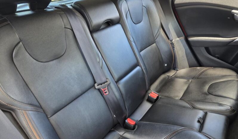 
								2015 VOLVO V40 CC D4 INSCRIPTION full									