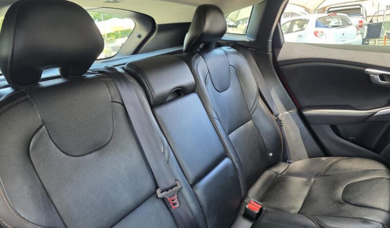 
								2015 VOLVO V40 CC D4 INSCRIPTION full									