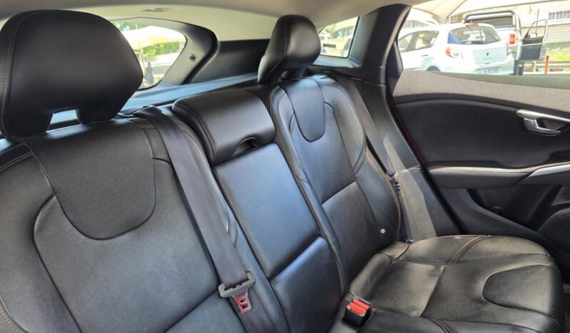 
								2015 VOLVO V40 CC D4 INSCRIPTION full									