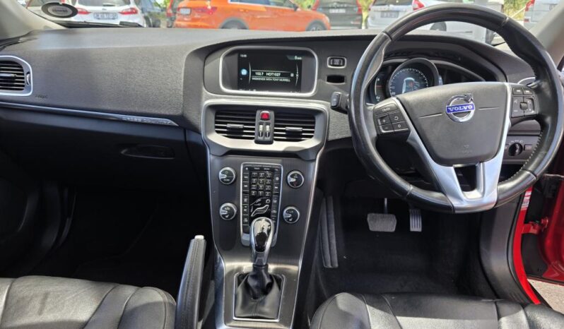 
								2015 VOLVO V40 CC D4 INSCRIPTION full									