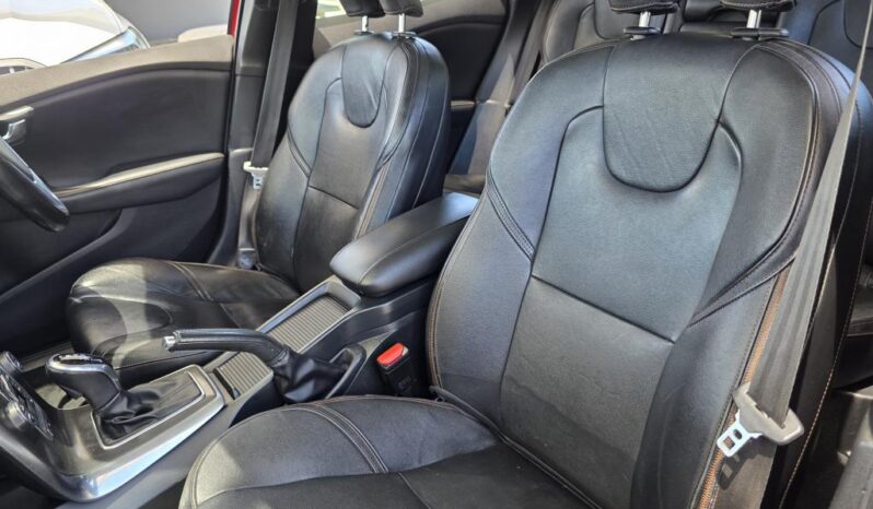 
								2015 VOLVO V40 CC D4 INSCRIPTION full									