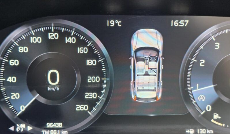 
								2021 VOLVO XC40 T4 INSCRIPTION full									