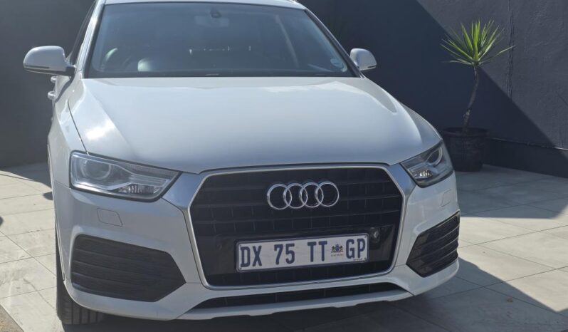 
								2015 AUDI Q3 1.4TFSI  S-TRONIC full									