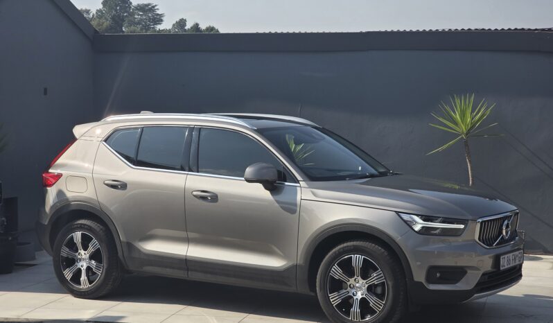 
								2021 VOLVO XC40 T4 INSCRIPTION full									
