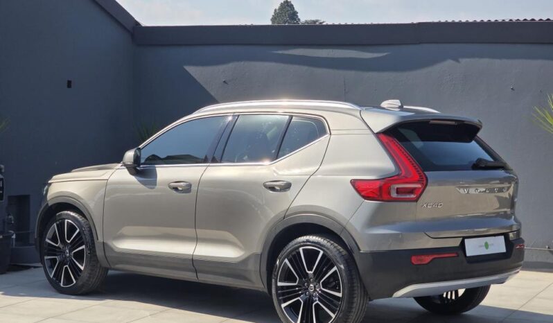 
								2021 VOLVO XC40 T4 INSCRIPTION full									