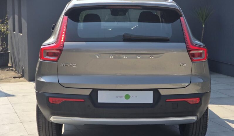 
								2021 VOLVO XC40 T4 INSCRIPTION full									