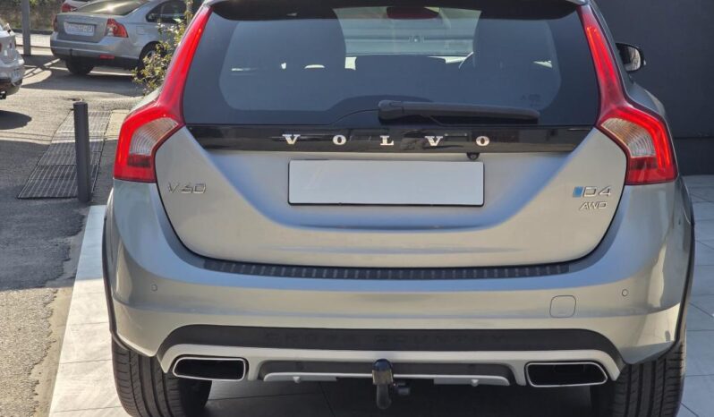 
								2015 VOLVO V60 CC D4 INSCRIPTION full									