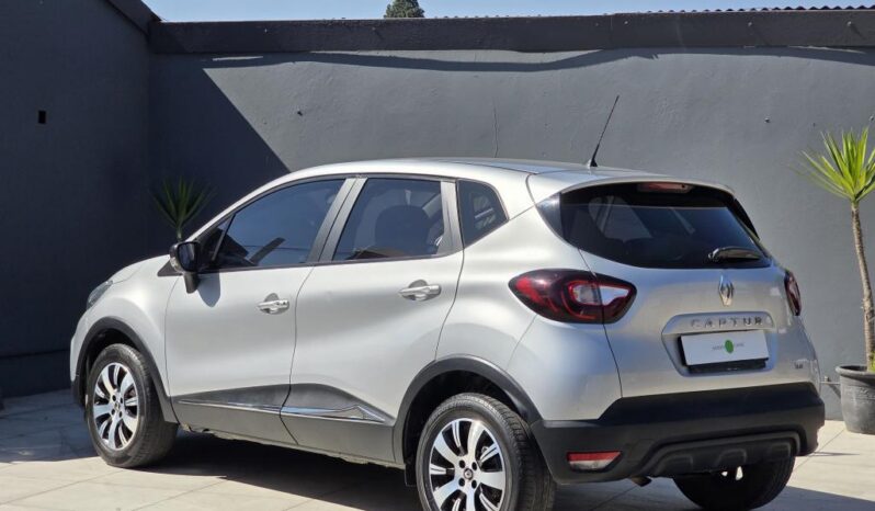 
								2020 RENAULT CAPTUR BLAZE full									