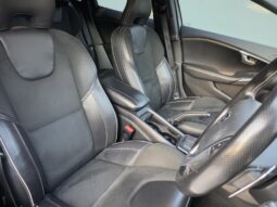 
										2019 VOLVO V40 D3 R-DESIGN full									