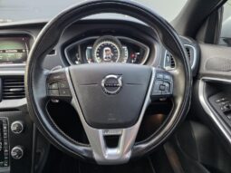 
										2019 VOLVO V40 D3 R-DESIGN full									