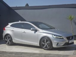 2019 VOLVO V40 D3 R-DESIGN