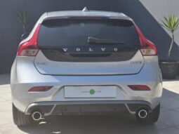 
										2019 VOLVO V40 D3 R-DESIGN full									