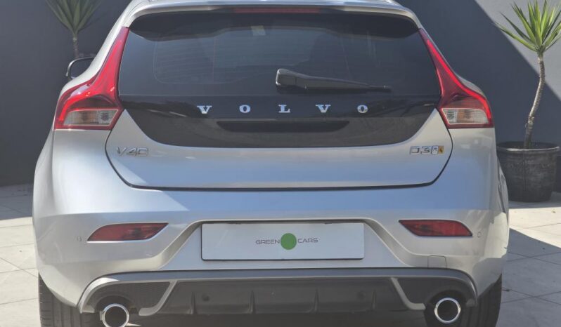 
								2019 VOLVO V40 D3 R-DESIGN full									